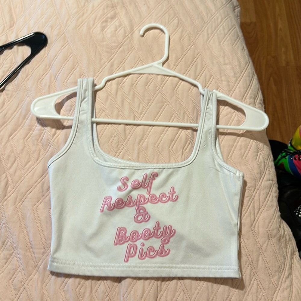 Crop top Self respect & booty pics